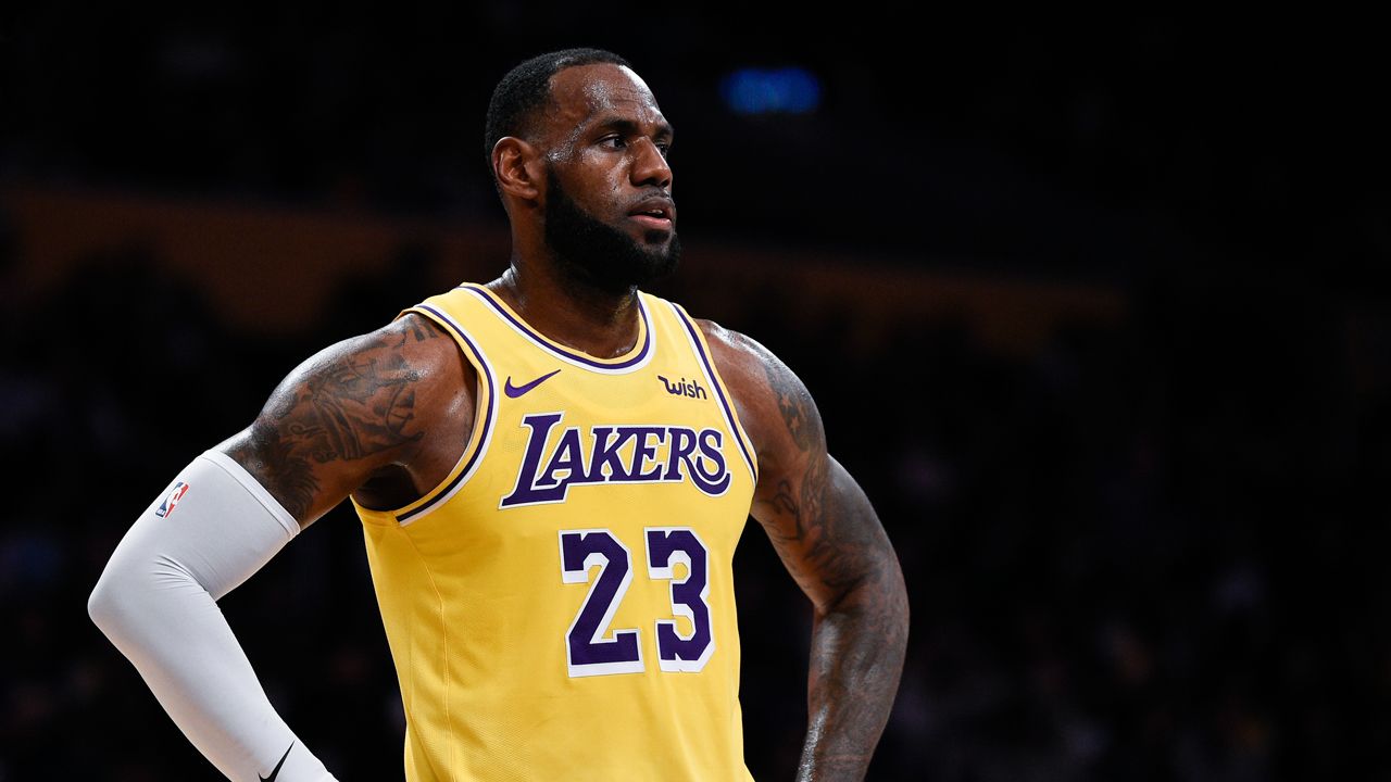 nba betting warriors vs lakers odds trends prediction play-in tournament
