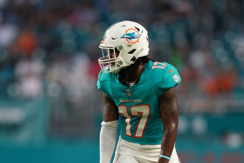 Jaylen Waddle NFL betting odds trends Giants vs Dolphins prediction stream