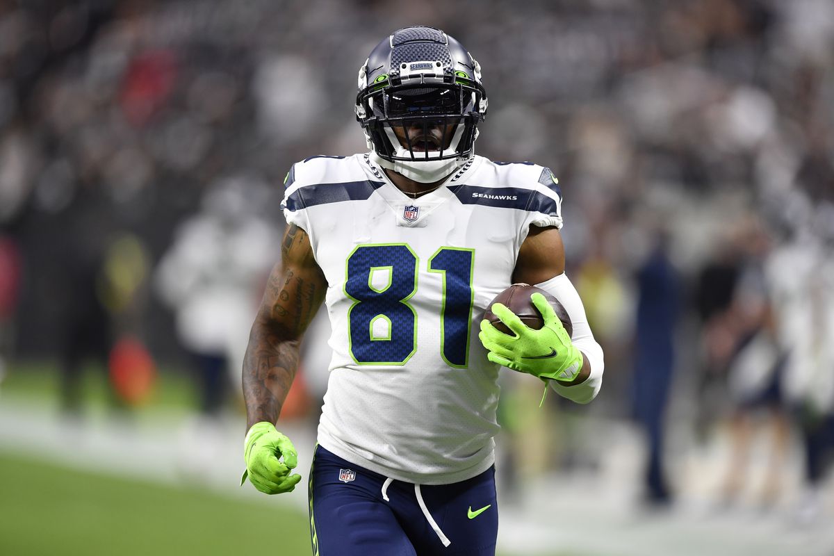 Gerald Everett fantasy football TE streamers Week 17
