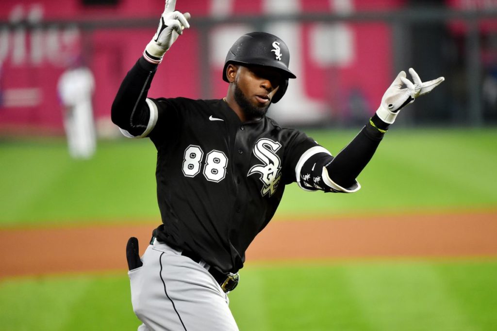 Luis Robert MLB betting trends Astros vs White Sox prediction starting pitchers