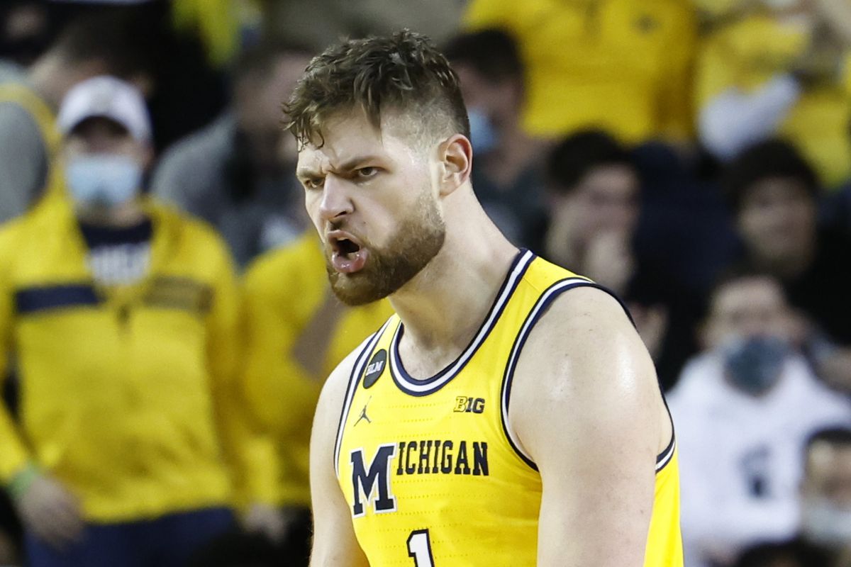 Hunter Dickinson Michigan Wolverines basketball March Madness NCAA Tournament bracketology selection sunday winners