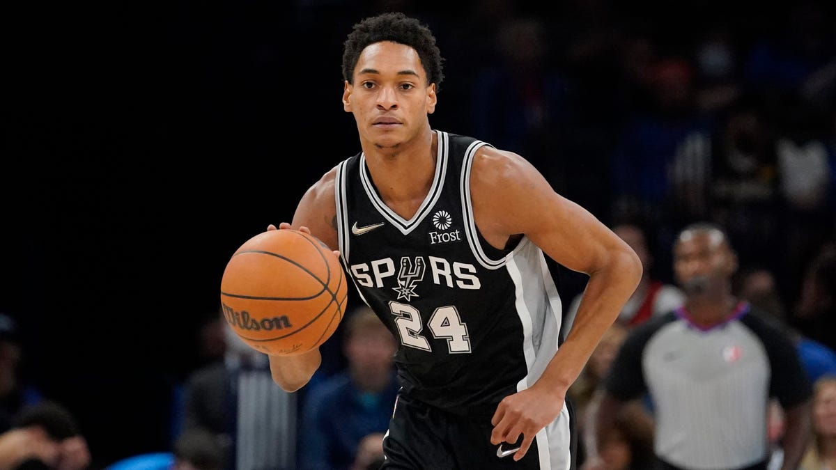 Devin Vassell NBA player props betting picks
