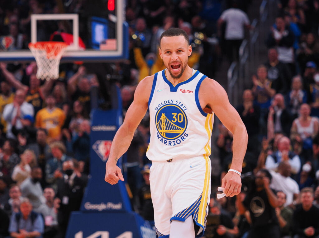 Stephen Curry Mavericks vs Warriors prediction NBA betting odds trends injury report stream