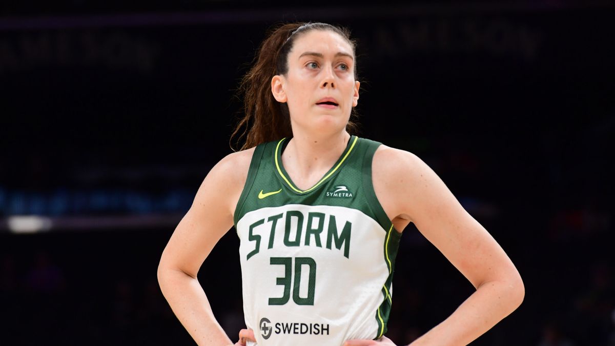 Breanna Stewart WNBA betting futures odds picks 2022 playoffs championship