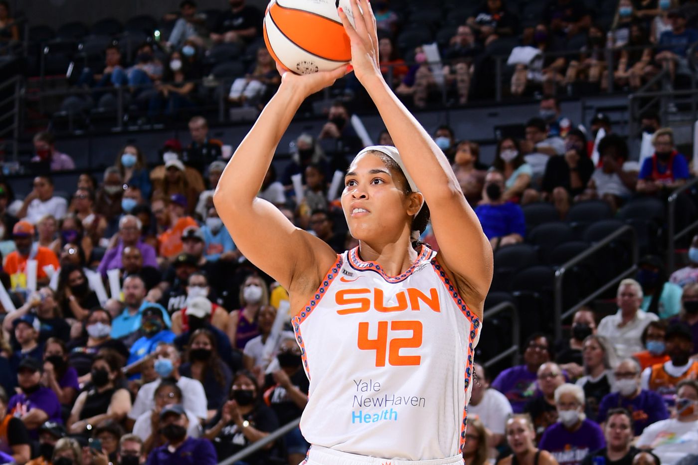 Brionna Jones WNBA DFS picks player props