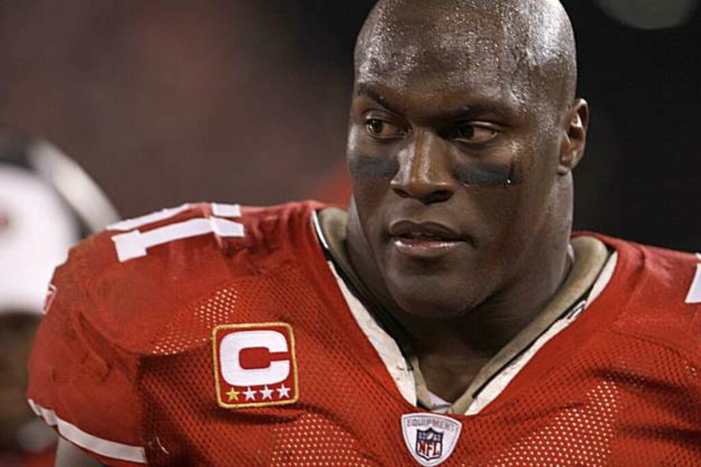 Best Players to Wear 51 in NFL History takeo spikes neck