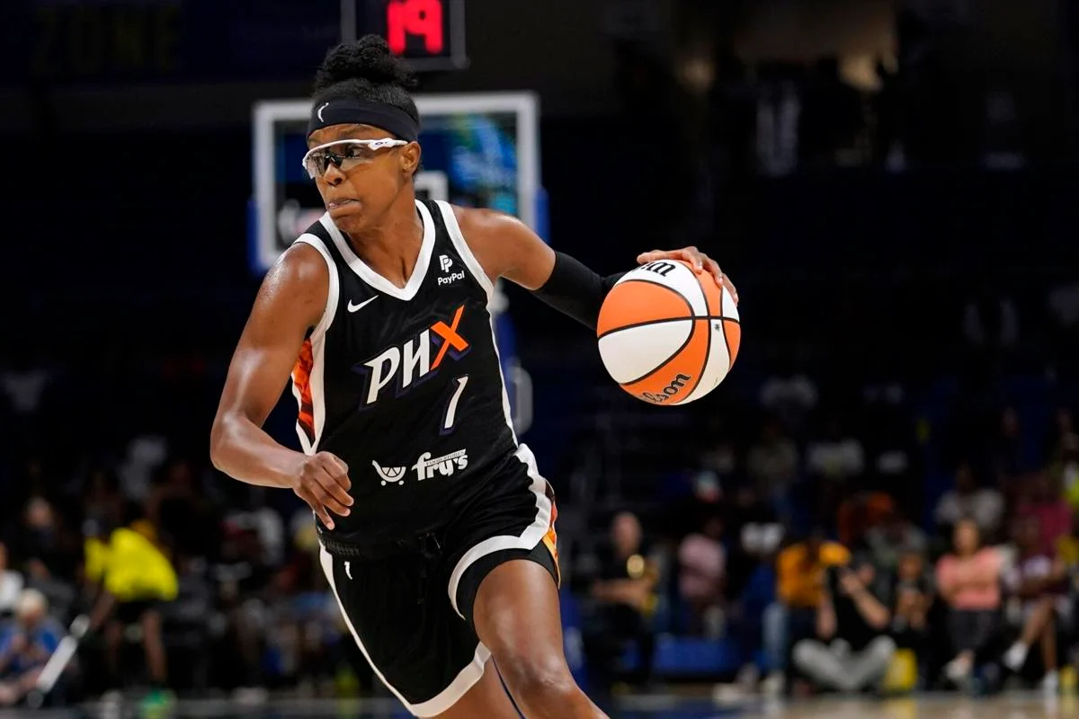 Diamond DeShields Wings vs Mercury prediction WNBA betting odds trends