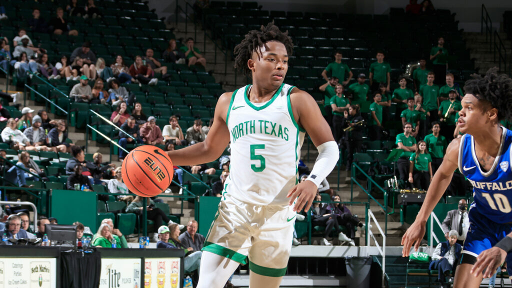 Tylor Perry Wisconsin vs North Texas prediction odds college basketball betting picks NIT Tournament