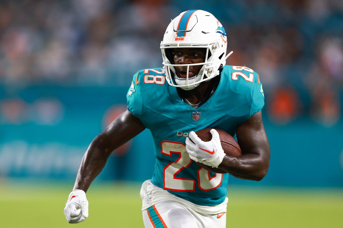 De'Von Achane fantasy football trends week 11 nico collins