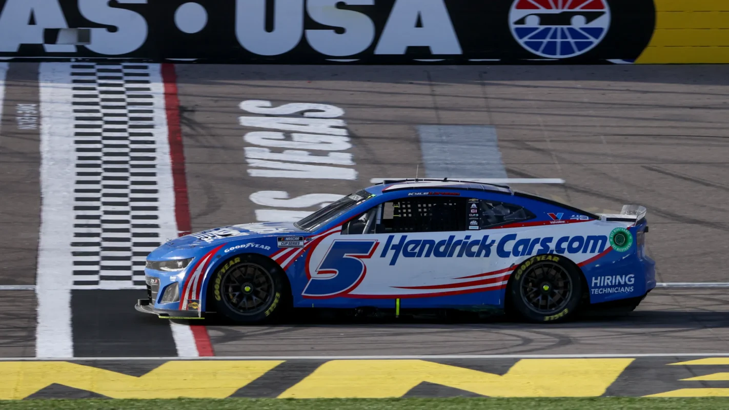 Kyle Larson Cook Out 400 NASCAR fantasy picks lineup advice DFS