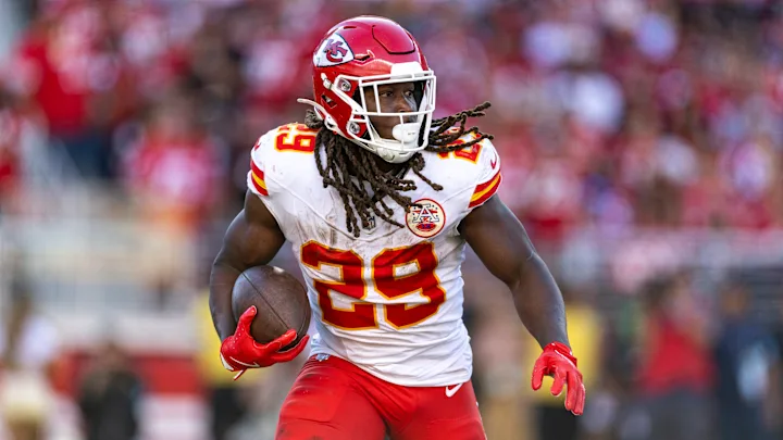 Kareem Hunt fantasy football start 'em sit 'em Week 12 RBs