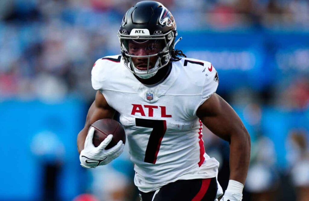 bijan robinson fantasy football snap counts week 4