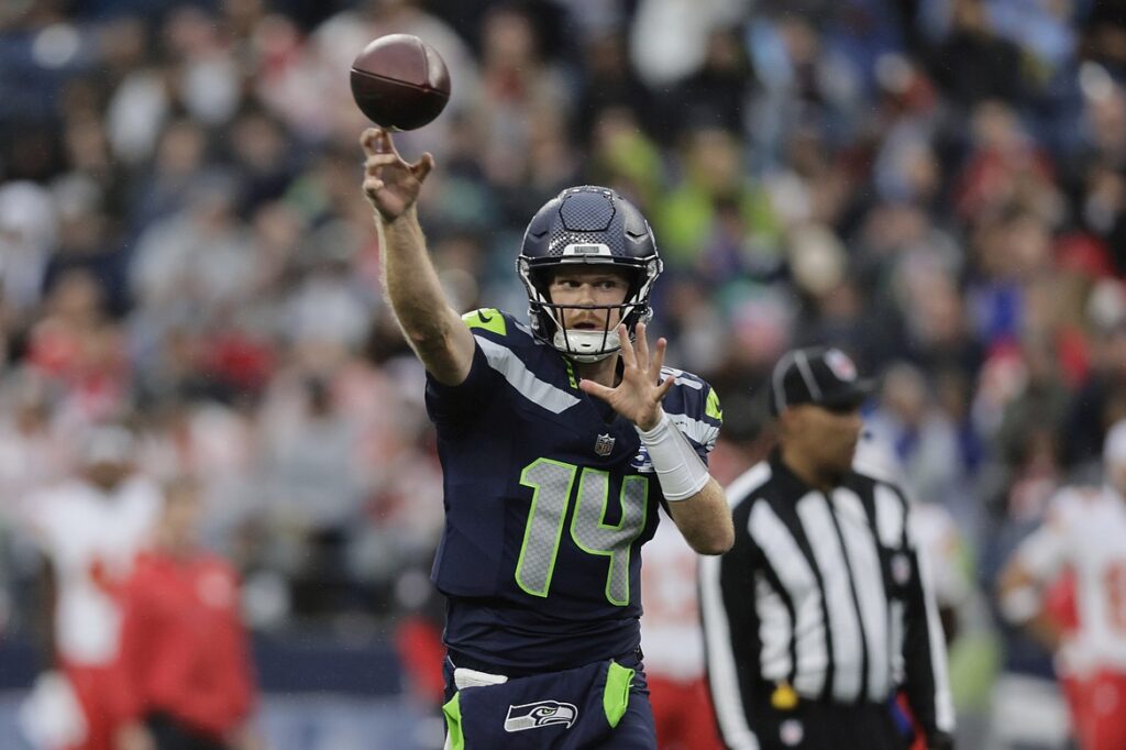 Sam Darnold fantasy football start 'em sit 'em