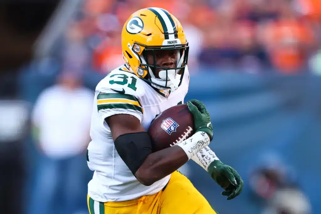 Low-Owned Fantasy Football RB Pickups for Week 12 Include Emanuel