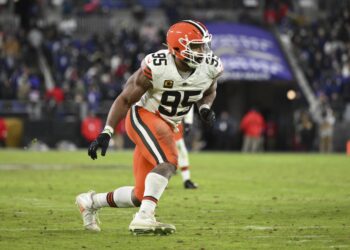 Myles Garrett Week 10 defense fantasy football streamers