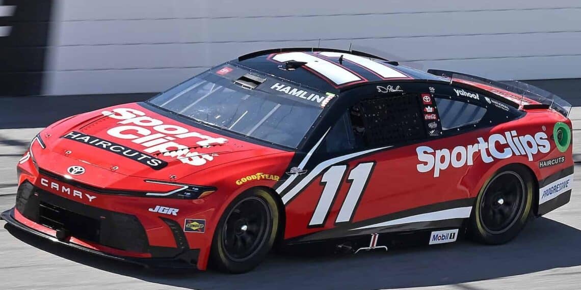 Denny Hamlin NASCAR Cup Series betting odds picks predictions Food City 500 Bristol Motor Speedway