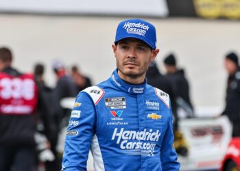 Kyle Larson NASCAR fantasy picks dis lineup advice Food City 500 Bristol Motor Speedway